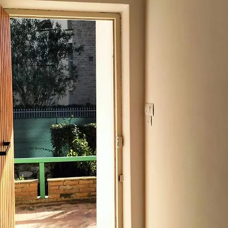 Eusepia, Di Fronte Di * Tirrenia