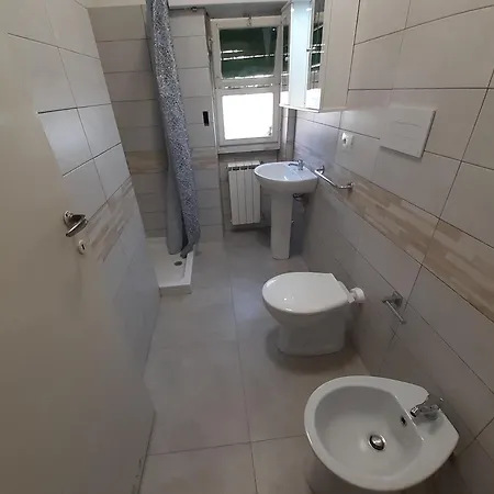 Eusepia, Di Fronte Di * 蒂勒尼亚