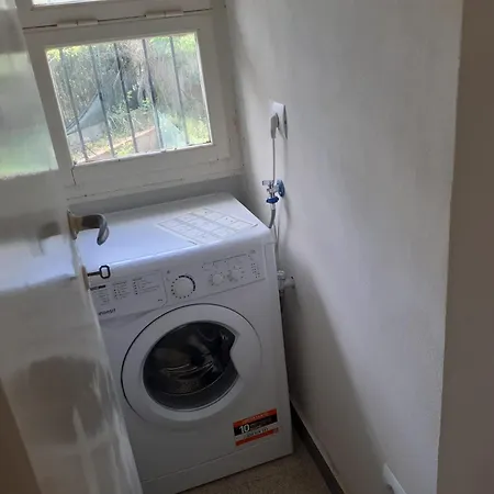 公寓 Eusepia, Di Fronte Di *