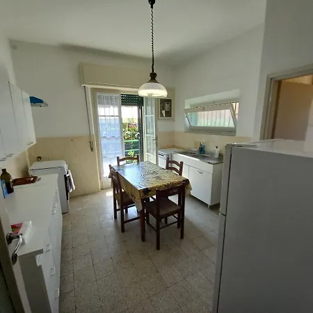 Eusepia, Di Fronte Di * 蒂勒尼亚