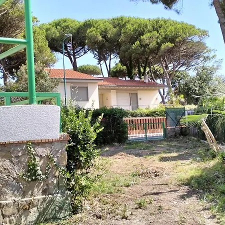 Eusepia, Di Fronte Di 公寓 *