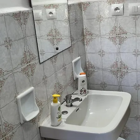 Eusepia, Di Fronte Di