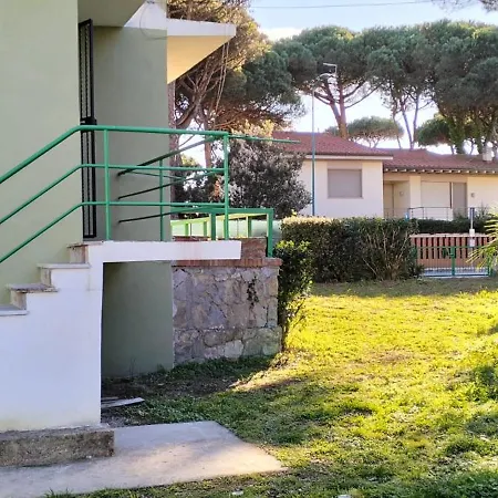 Eusepia, Di Fronte Di 公寓 *