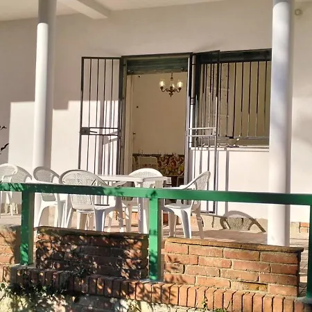 公寓 Eusepia, Di Fronte Di 蒂勒尼亚