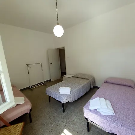 Eusepia, Di Fronte Di *