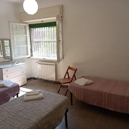 Eusepia, Di Fronte Di 公寓 *