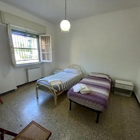 Eusepia, Di Fronte Di 公寓 蒂勒尼亚