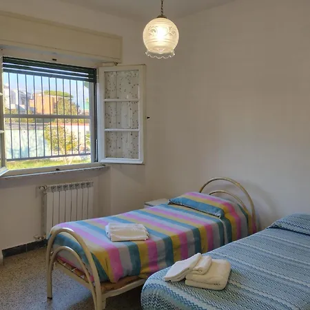 Eusepia, Di Fronte Di דירה