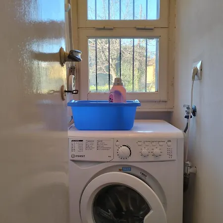 Eusepia, Di Fronte Di