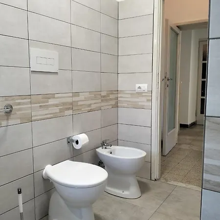 Eusepia, Di Fronte Di