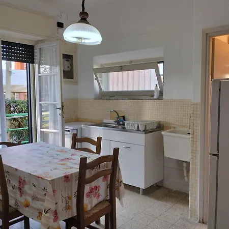 דירה Eusepia, Di Fronte Di טירניה