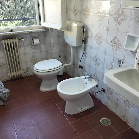 Eusepia, Di Fronte Di טירניה