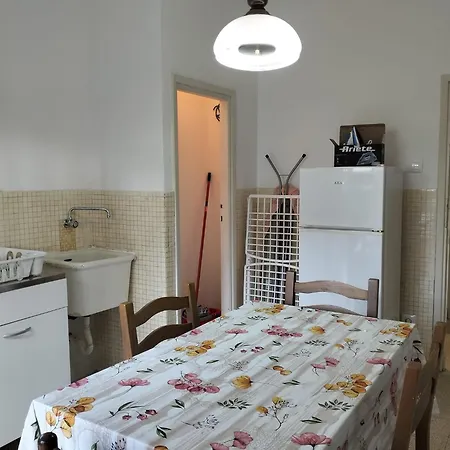 Eusepia, Di Fronte Di טירניה