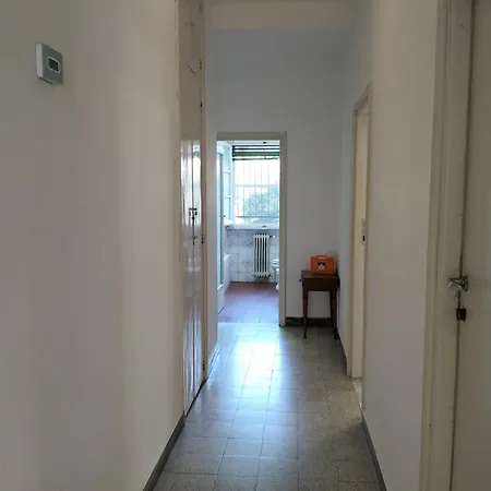 Eusepia, Di Fronte Di דירה *